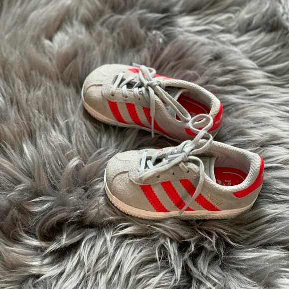 baby girl adidas gazelle